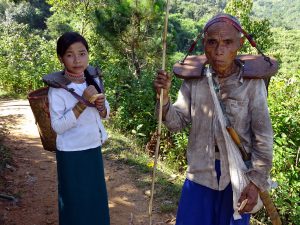 Appeltjes verkopen in naburige dorpen...